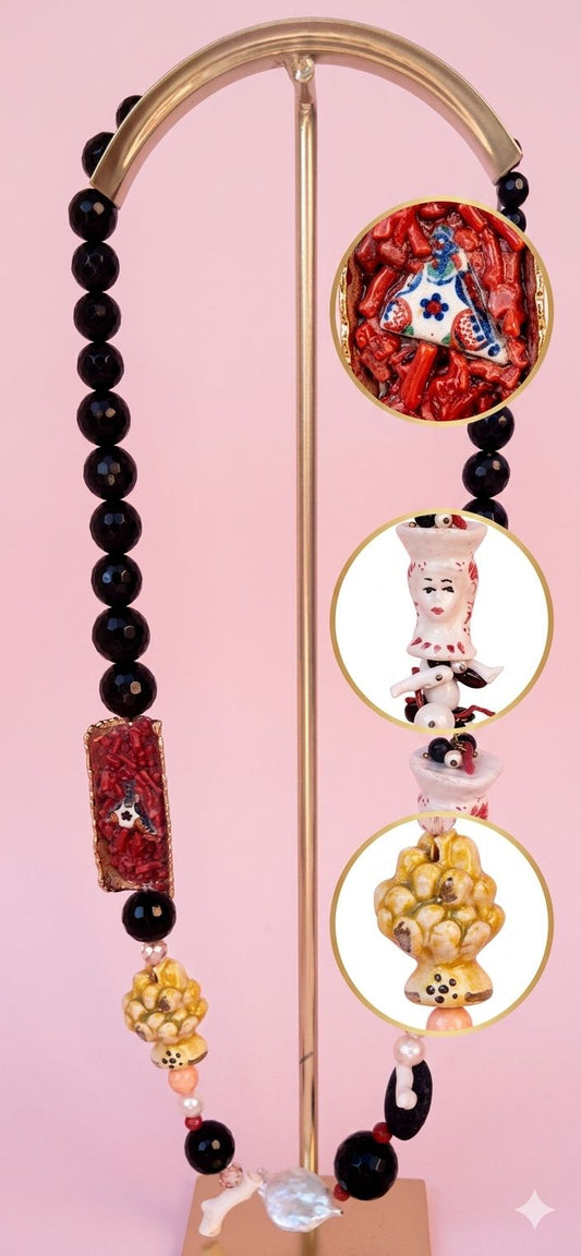Collana Asimmetrica "Moro & Corallo" in Ceramica d'Arte