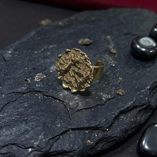 Anello Scudo "Magma d'Oro" – Edizione d'Autore